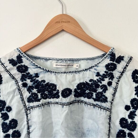 Standard Grace White Navy Blue Floral Embroidery Drop Shoulder Boho Tunic Blouse - Picture 5 of 6